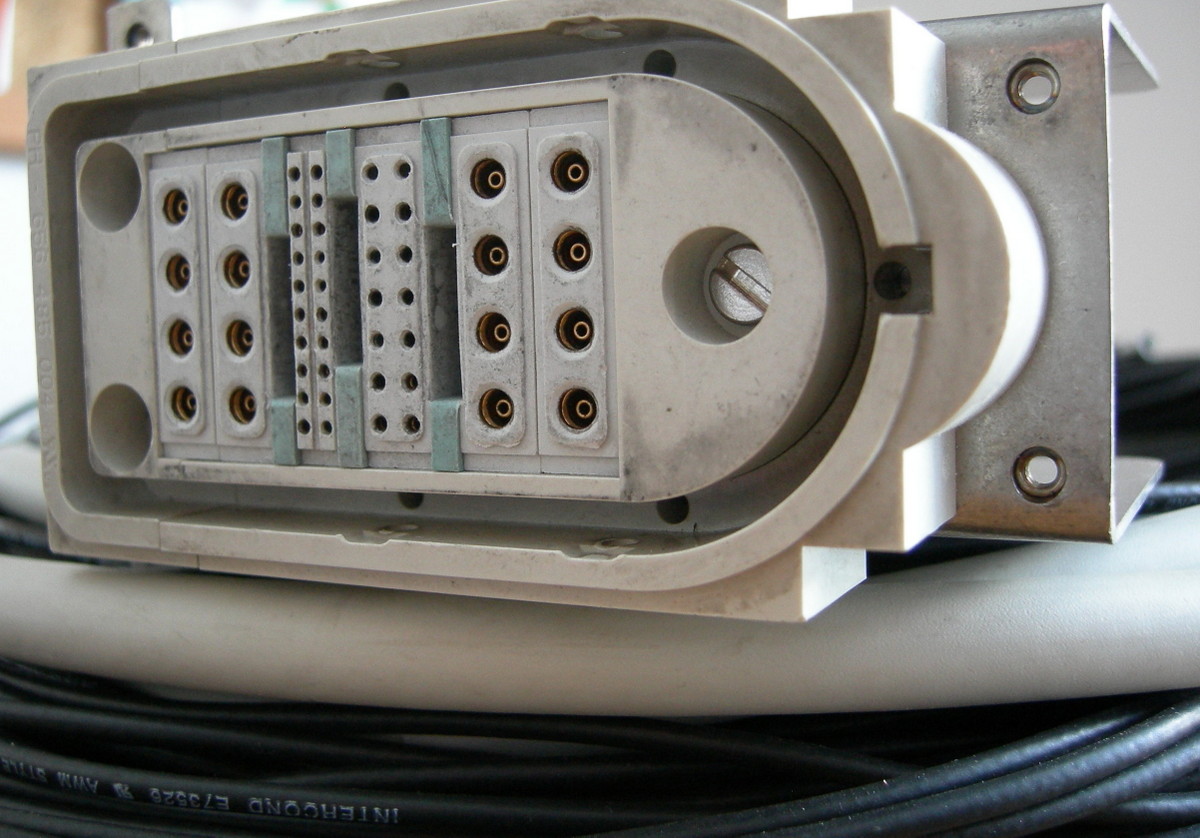 Connector head - front